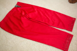 red capris front.jpg