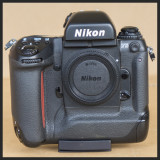 NIKON F5 35MM FILM SLR