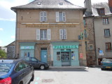 The pharmacy in Espalion (fairly calm compared to another one we know!)