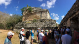 le groupe autour du guide