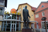 Statue of Vicekonsul Nikolaus Sittkof (1828-1887), Sittkoff Gallerian, Mariehamn