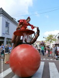 Compagnie with balls - Join the parade