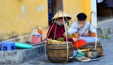 Street Vendors in Hoi An Vietnam 1338 