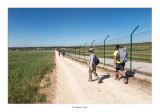 Valla del aeropuerto de Burgos, tenemos que seguirla al menos durante 2 klm.