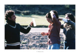 Abril 1981  Vall del Roncal, Navarra. Pedro aguantant el mirall, Mari Angels i Lourdes
