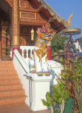 Wat Phuak Hong Phra Wihan Singh Guardian (DTHCM0577)