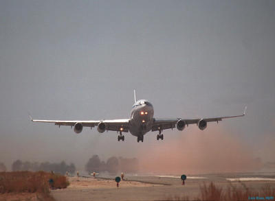 Domodedovo, Il-96, making lots of dust behind