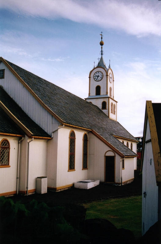 Domkirkjan  Torshavn a kvoldi dags