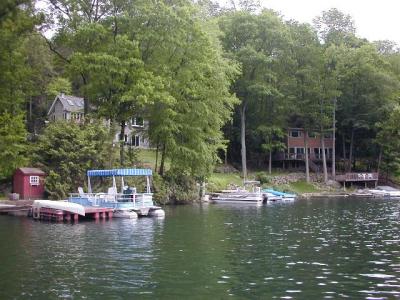 Many homes<BR>line the shores<BR>of Candlewood Lake