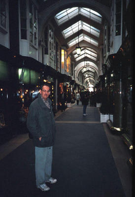 Cousin Antoni at a shopping galleria