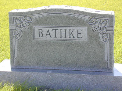 u/lonniebathke/medium/169128.bathkeheadstone.jpg