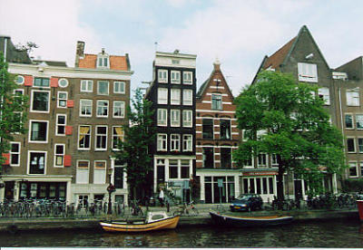 u/mom/medium/180341.Amsterdamhouses.jpg