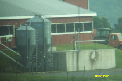 Barn with zoom&binoculars.JPG