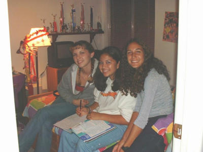 28-Amy, Ixchel and Vanessa