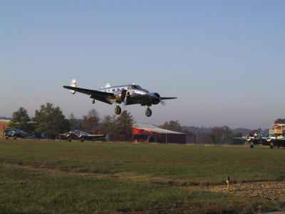 Beech 18 shorter final RWY 36