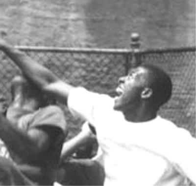 See Ivan's comments below  Earl is Herbie Williams brother.  Earl can be found in the 2006 reuion pictures.