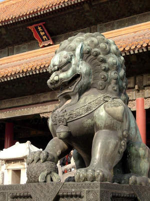 Male Bronze Lion at Taihemen太和門前的雄獅