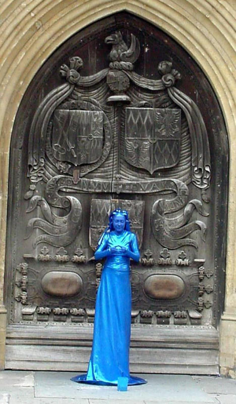 UK.Bath.abbey.streetperformer2.jpg