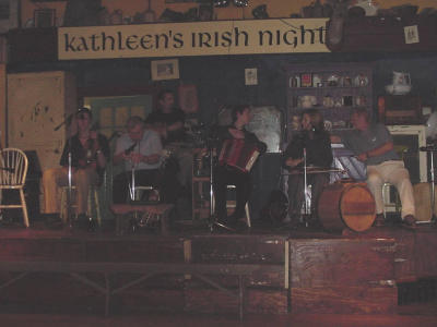 Ireland.Ennis.IrishNight.band.jpg