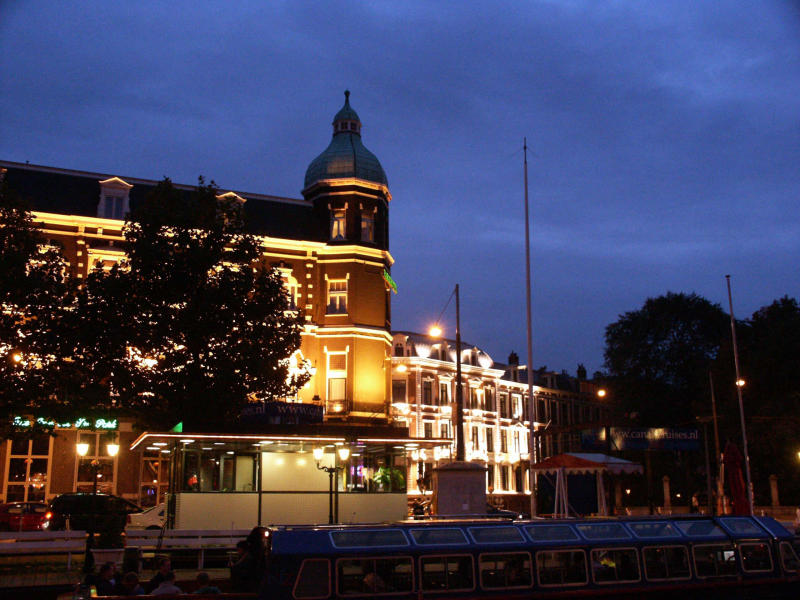 Building at night.jpg