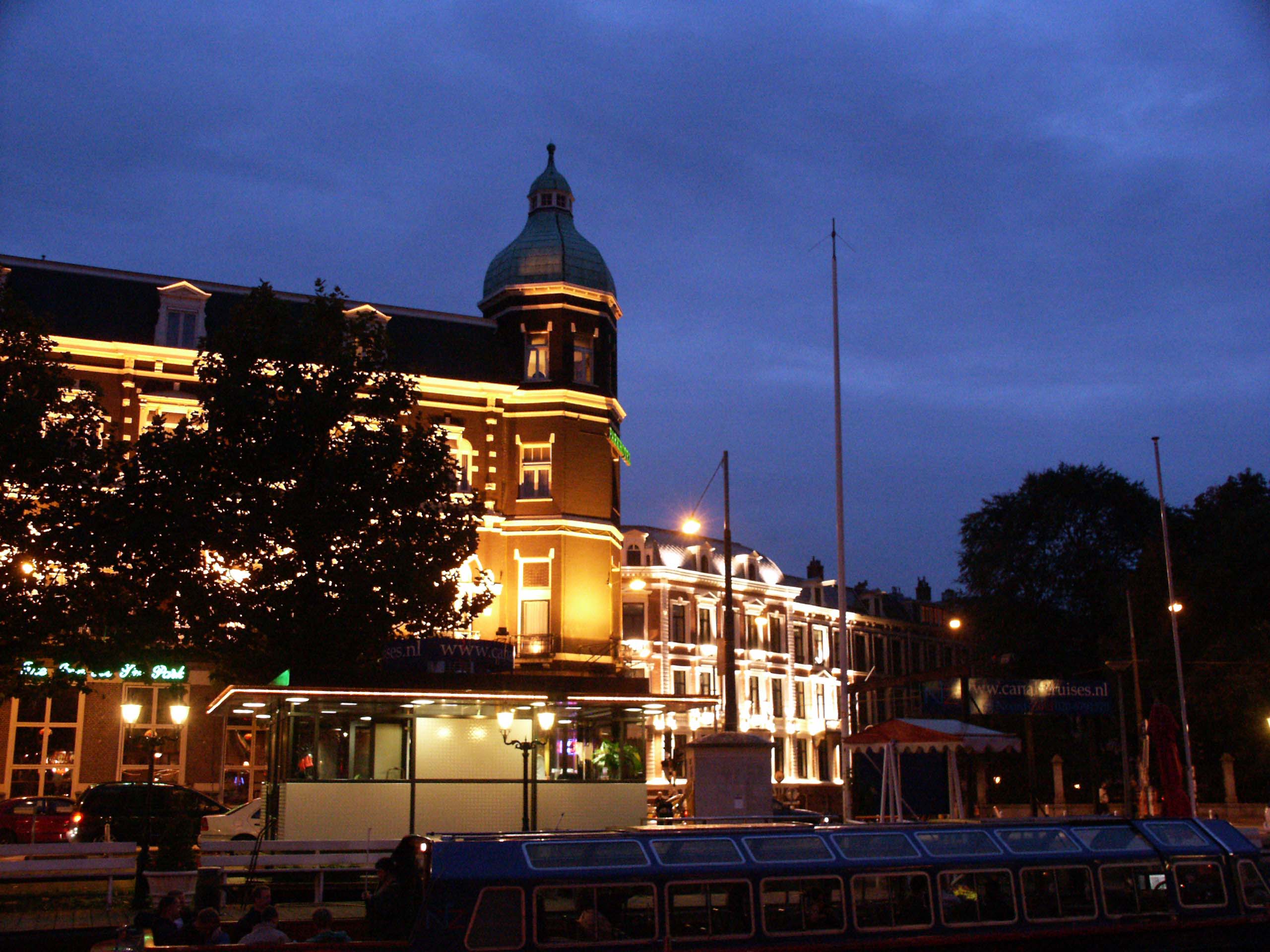 Building at night.jpg