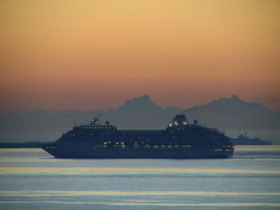 Cruise ship.Coastal Range.jpg