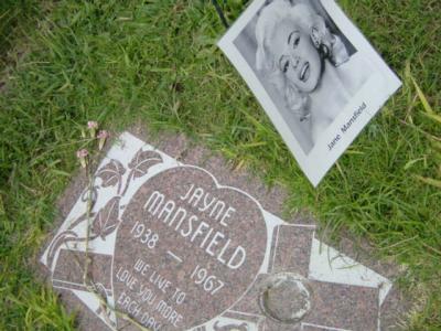 Not burried here. Jane from Bryn Mar PA