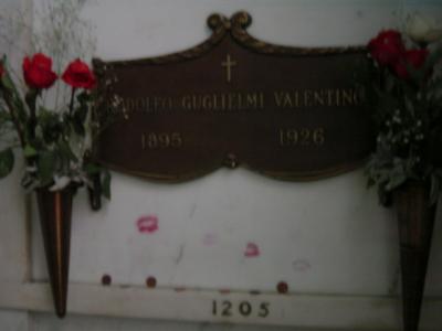Valentino grave