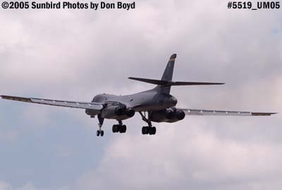 5519 - USAF B-1B Lancer AF86-0118 military aviation stock photo #5519
