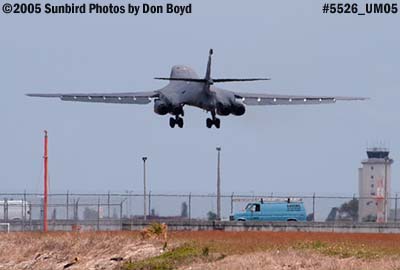 5526 - USAF B-1B Lancer AF86-0118 over Red Road military aviation stock photo #5526