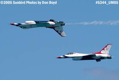 5344 - USAF Thunderbirds at the 2005 Air & Sea practice Show military stock photo #5344