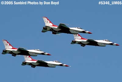 5346 - USAF Thunderbirds at the 2005 Air & Sea practice Show military stock photo #5346