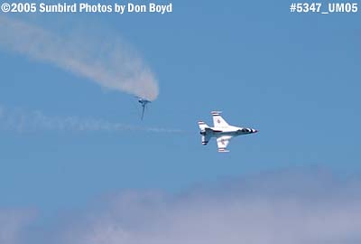5347 - USAF Thunderbirds at the 2005 Air & Sea practice Show military stock photo #5347