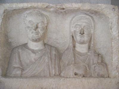A couple, in the Belkis  / Zeugma Hall in the museum