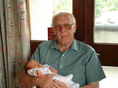 u10/anthonyr/medium/3868121.GrandP_2002_0811_144908AA.jpg