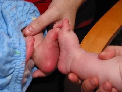 comparing foot length and texture