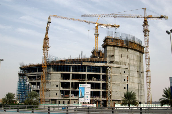 Etisalat's new tower on the Trade Center Roundabout