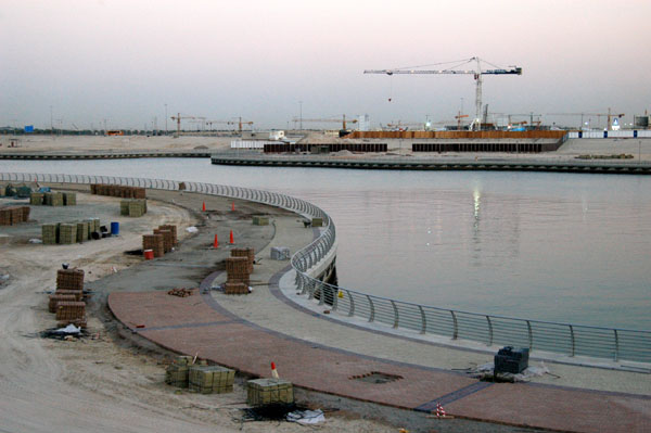 Dubai Marina promenade