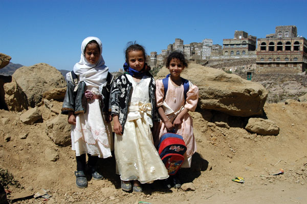 3 girls from Al-Hajjarah, Yemen