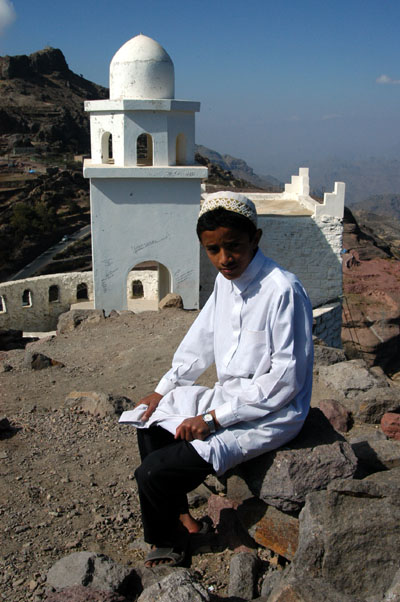 Local boy and mosque, Al-Hutayb