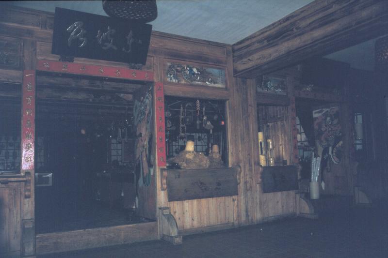 052.jpg