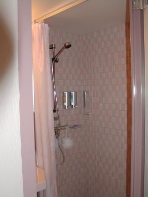 Cabin M115-Bathroom -002
