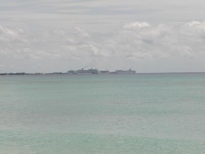 Grand Cayman Ships in the background