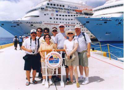 u10/cruzterri/medium/21991988.CozumelGroupwithSueandAnnMarie.jpg