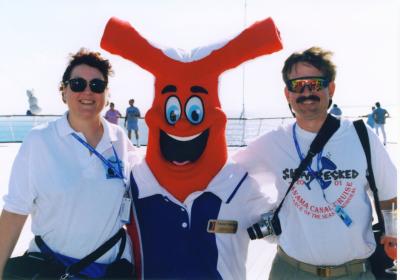 u10/cruzterri/medium/21991993.LeeandTerriwithFunshipFreddie.jpg