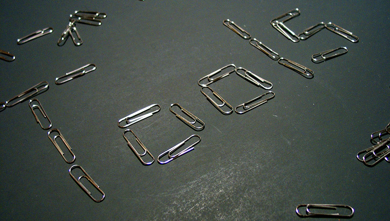 <b>Paper Clips: The Simple Office Tool</b>