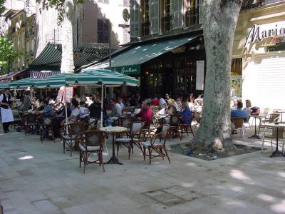 An outdoor cafe in Aix