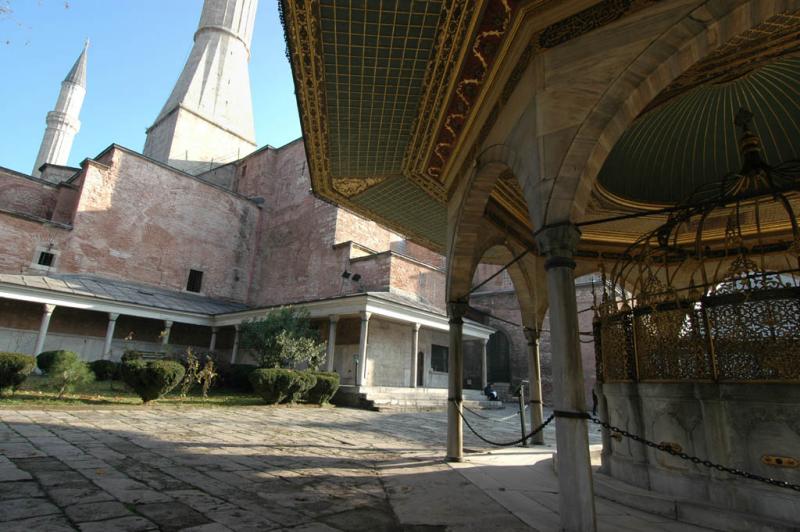 Istanbul Aya Sofya ablutions fountain