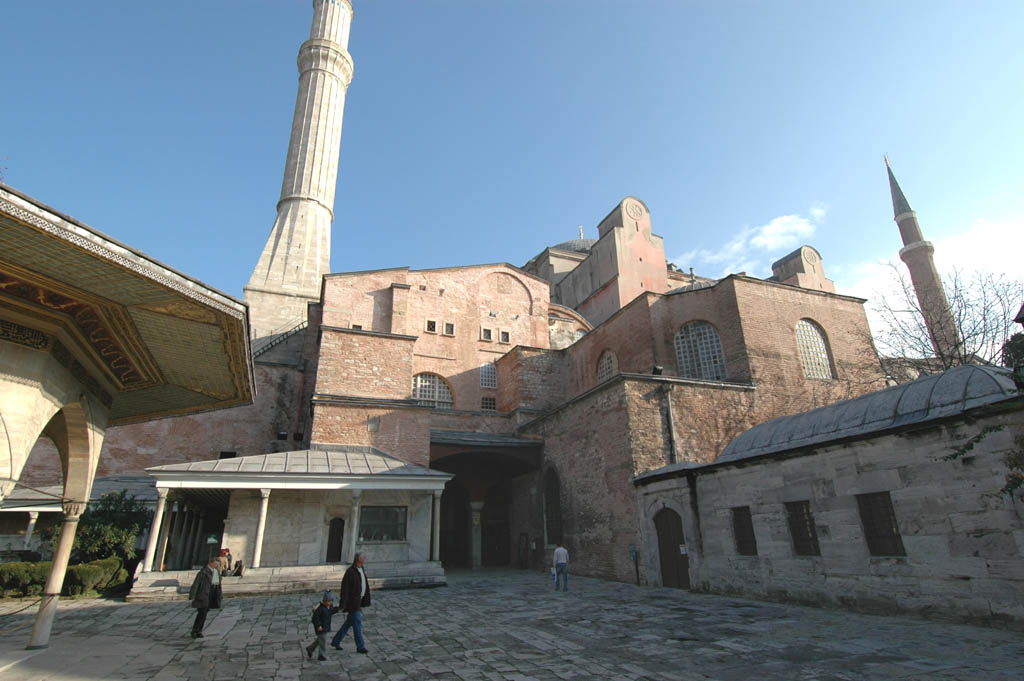 Istanbul Aya Sofya view to entrance