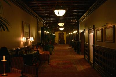 u10/dwmorton/medium/41462527.08_lobby.jpg
